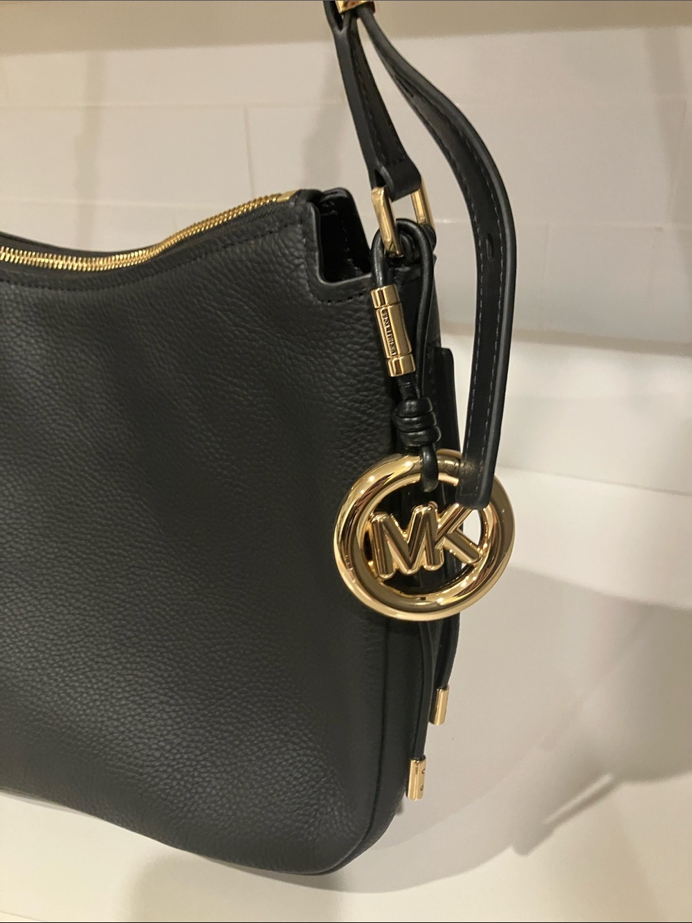 MICHAEL MICHAEL KORS Nolita Medium Pebbled Leather Shoulder Bag Retails $299.50 - Picture 3 of 14